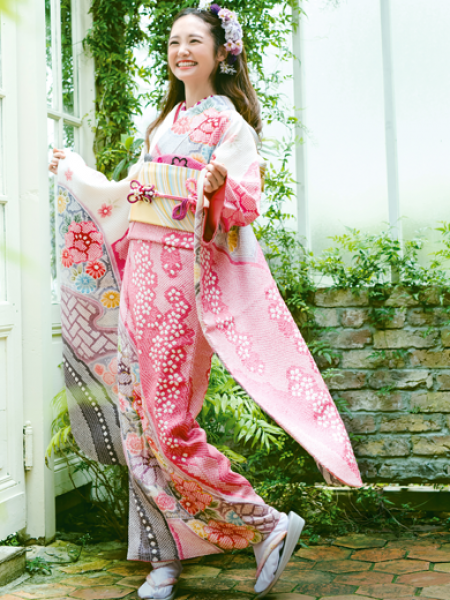振袖コレクションNO:K226/女の子らしさ全開!ピンク地に総絞りと、可愛いと伝統を独り占めに。柔らかでチャーミングな愛されキャラを演出。
