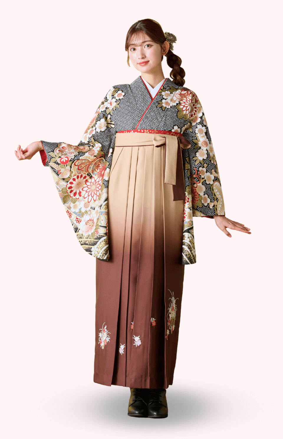 〈着物〉黒色 疋田に熨斗 〈袴〉ベージュ色&茶色ぼかし 花車の刺繍袴 【101】