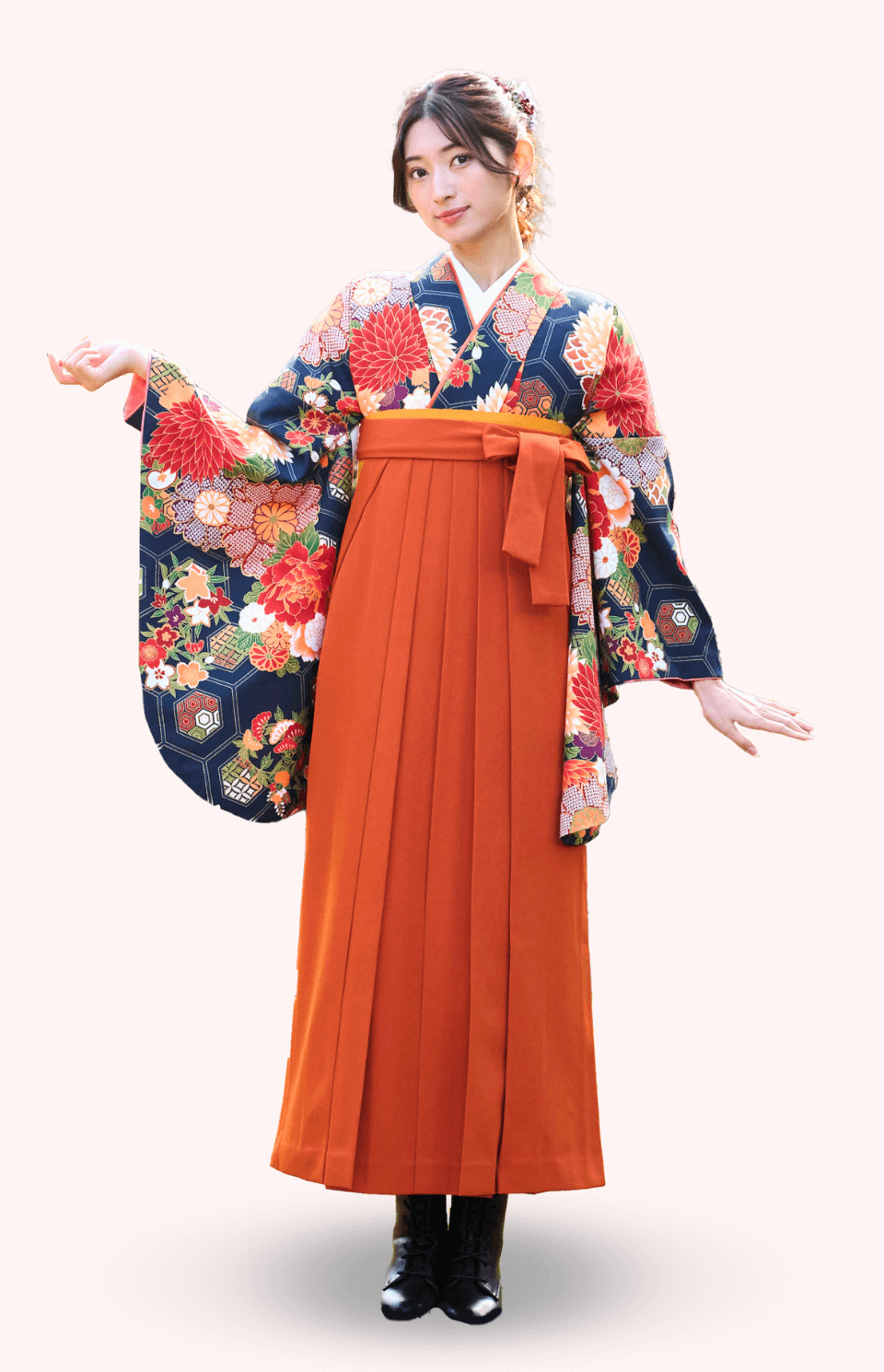 〈着物〉紺色 亀甲ダリア柄着物 〈袴〉さび朱色(オレンジ色) 無地袴 【104】