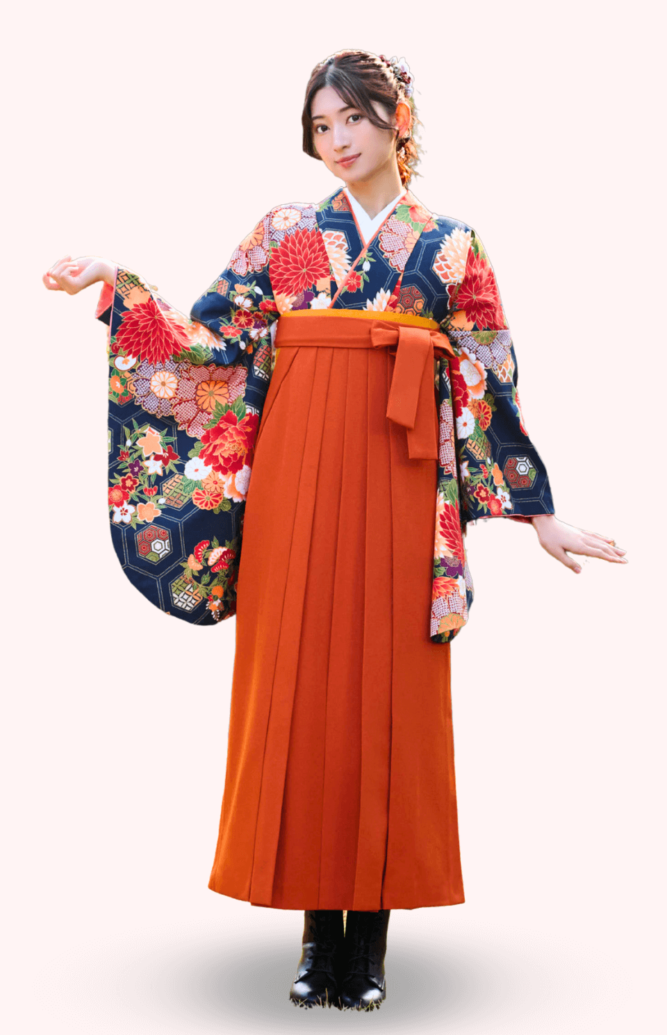 〈着物〉紺色 亀甲ダリア柄着物 〈袴〉さび朱色（オレンジ色） 無地袴 【104】