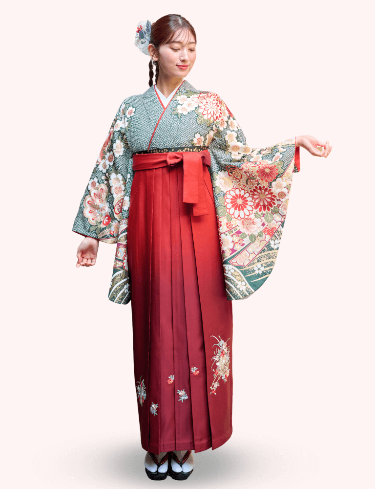 〈着物〉緑色 疋田に熨斗 〈袴〉エンジ色&茶色ぼかし 花車の刺繍袴 【111】