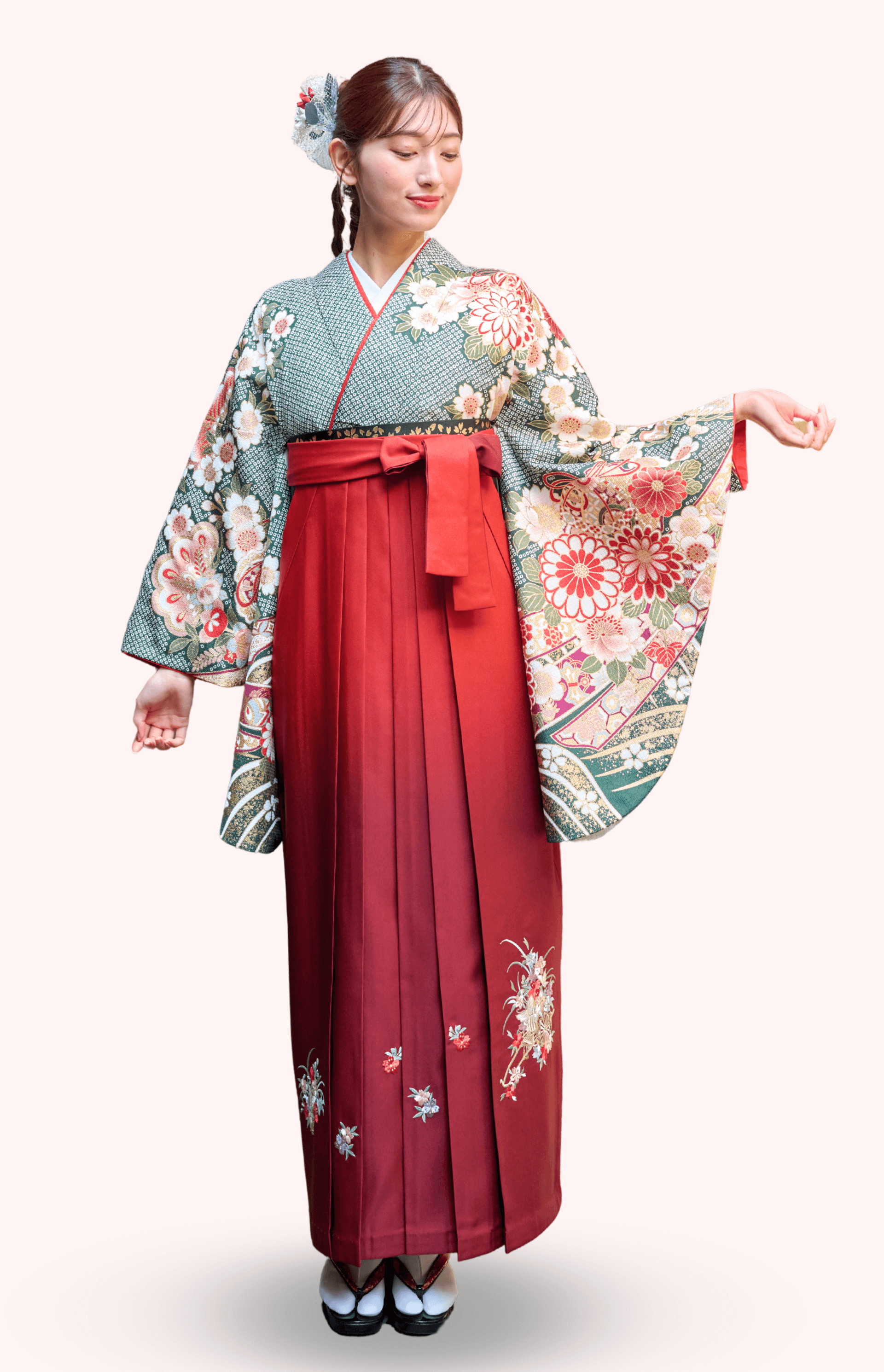 〈着物〉緑色 疋田に熨斗 〈袴〉エンジ色&茶色ぼかし 花車の刺繍袴 【111】