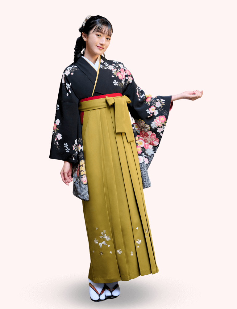 〈着物〉黒色 匹田桜柄着物 〈袴〉オリーブ色 ハートリボン刺繍袴 【113】