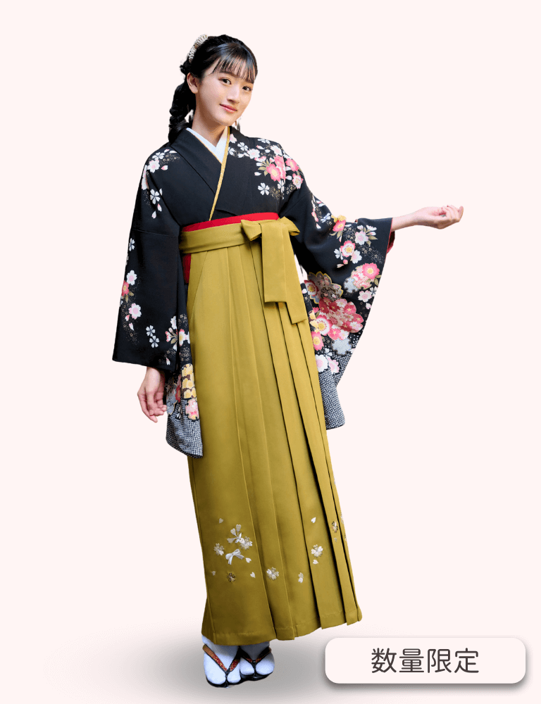 〈着物〉黒色 匹田桜柄着物 〈袴〉オリーブ色 ハートリボン刺繍袴 【113】