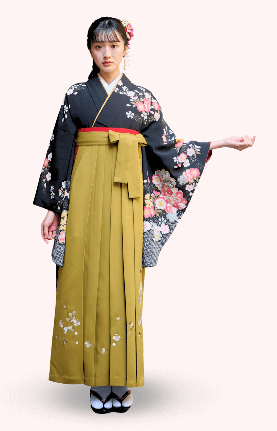 〈着物〉黒色 匹田桜柄着物 〈袴〉オリーブ色 ハートリボン刺繍袴 【113】