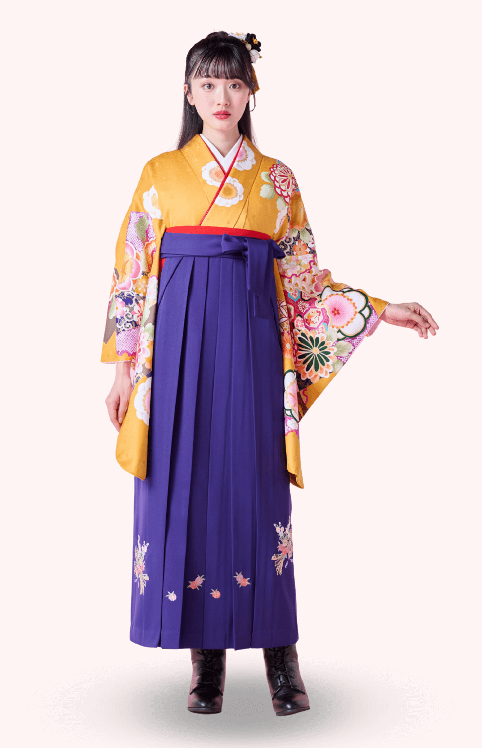 〈着物〉からし色 市松取り柄着物 〈袴〉紫色 熨斗目花束の刺繍袴 【117】