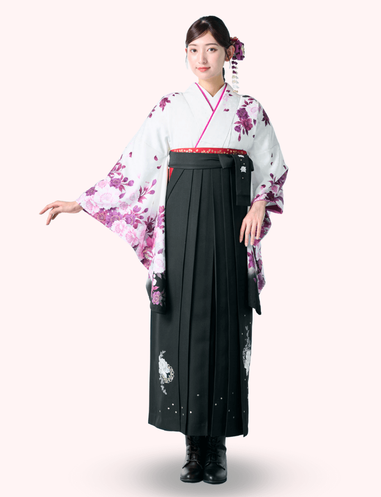 〈着物〉白色 ぼたんと花乙女柄着物 〈袴〉黒色 花王冠刺繍袴 【120】