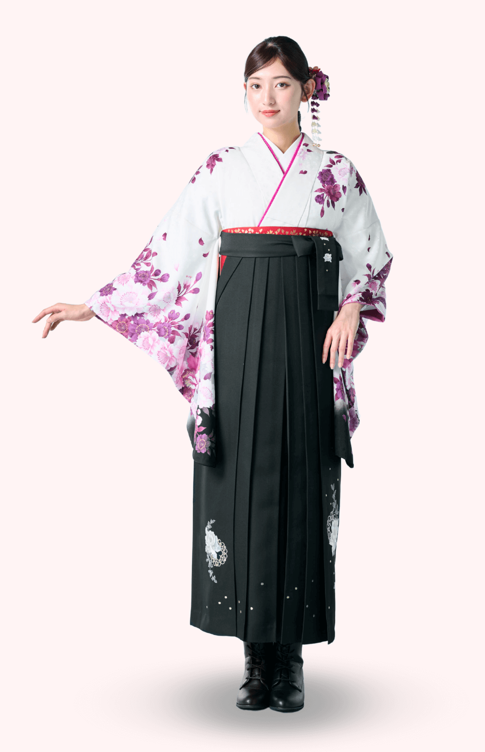 〈着物〉白色 ぼたんと花乙女柄着物 〈袴〉黒色 花王冠刺繍袴 【120】