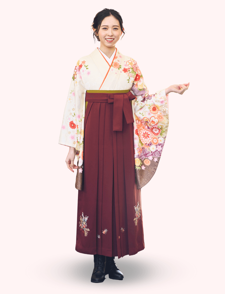 〈着物〉オフホワイト 雪輪に花柄着物 〈袴〉エンジ色 熨斗目花束の刺繍袴 【122】