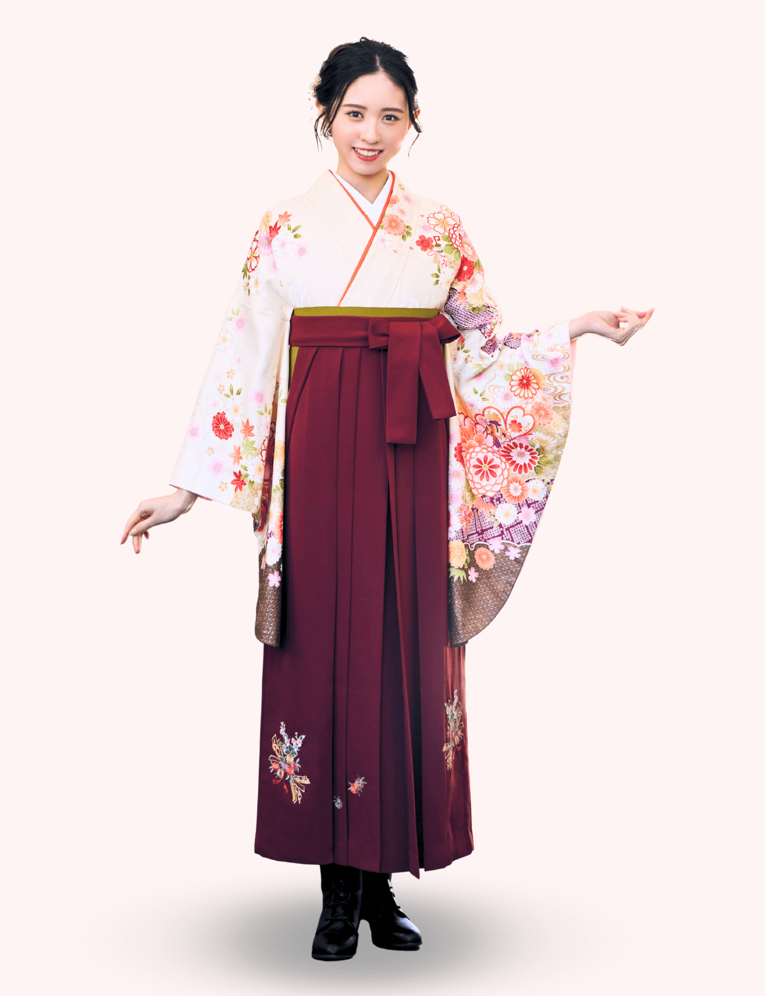 〈着物〉オフホワイト 雪輪に花柄着物 〈袴〉エンジ色 熨斗目花束の刺繍袴 【122】