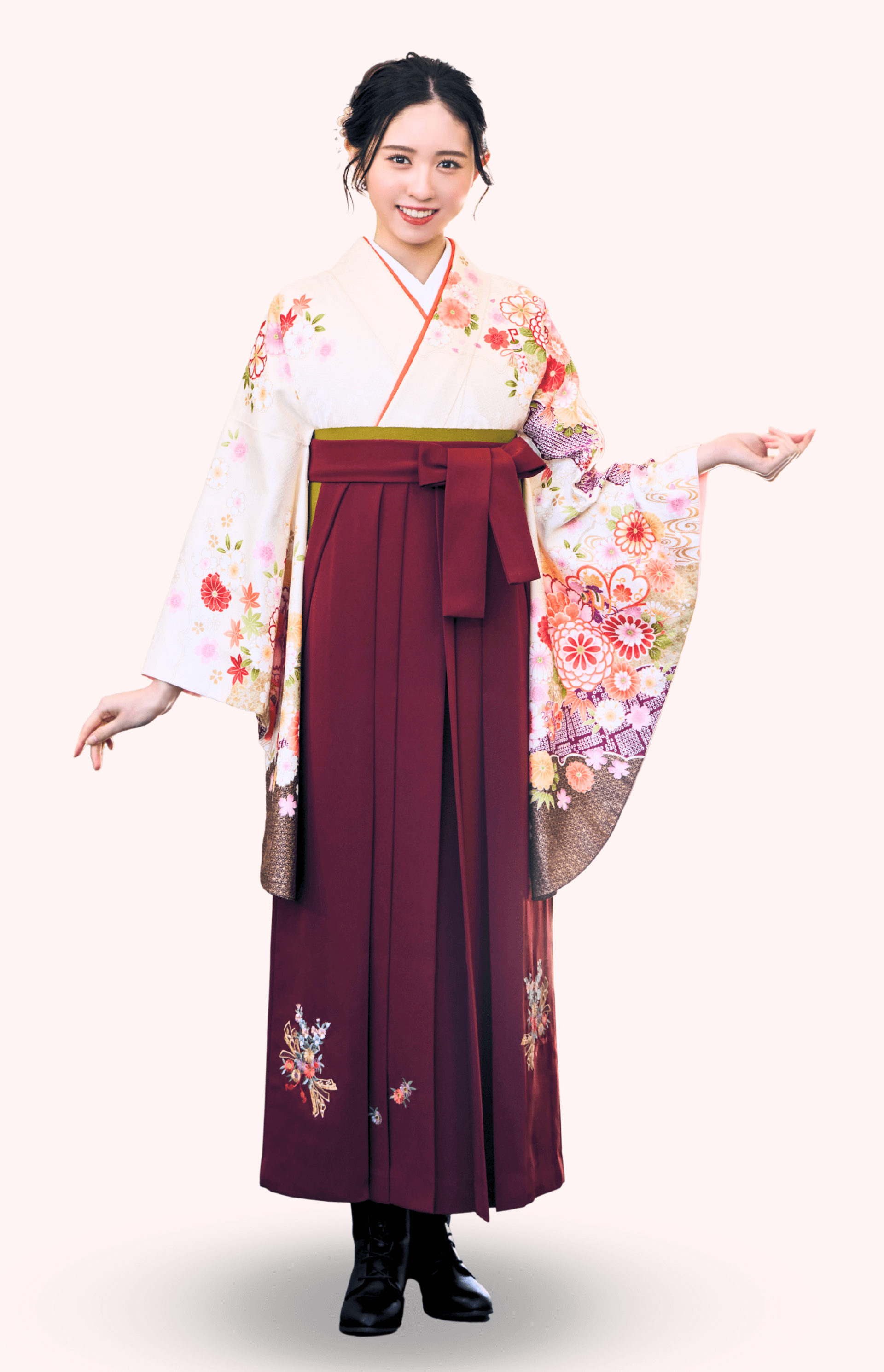 〈着物〉オフホワイト 雪輪に花柄着物 〈袴〉エンジ色 熨斗目花束の刺繍袴 【122】