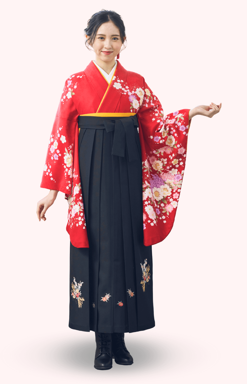 〈着物〉赤色 乱菊柄着物 〈袴〉黒色 熨斗目花束の刺繍袴 【125】
