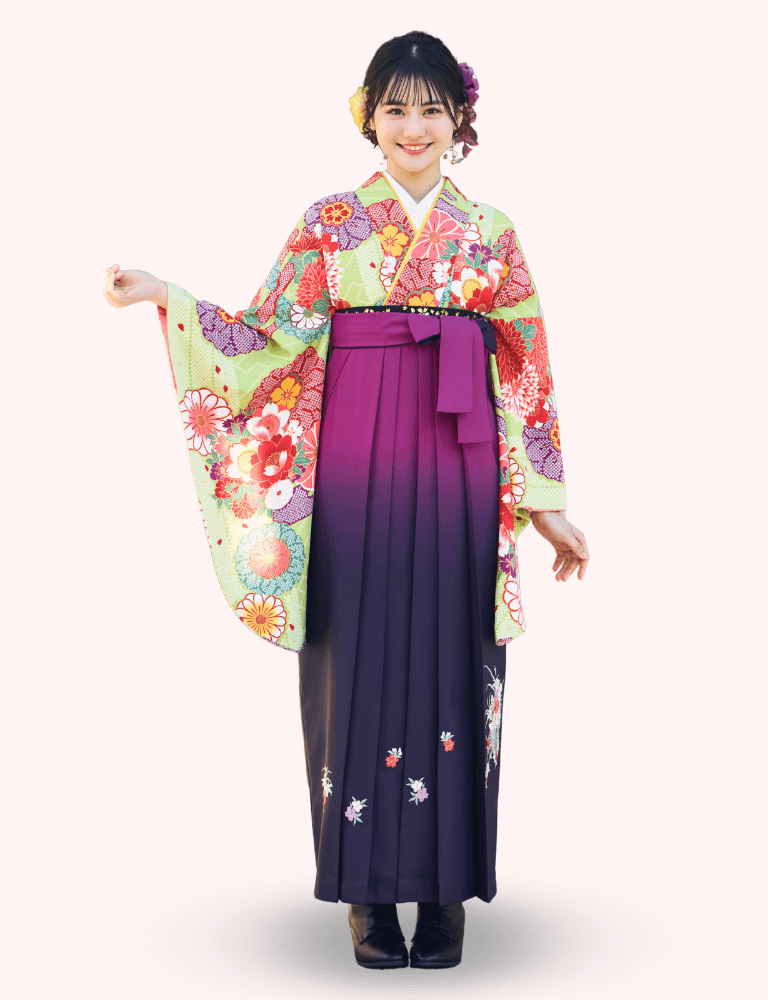 〈着物〉若草色 さや形柄着物 〈袴〉紫色&ワイン色ぼかし 花車の刺繍袴 【126】