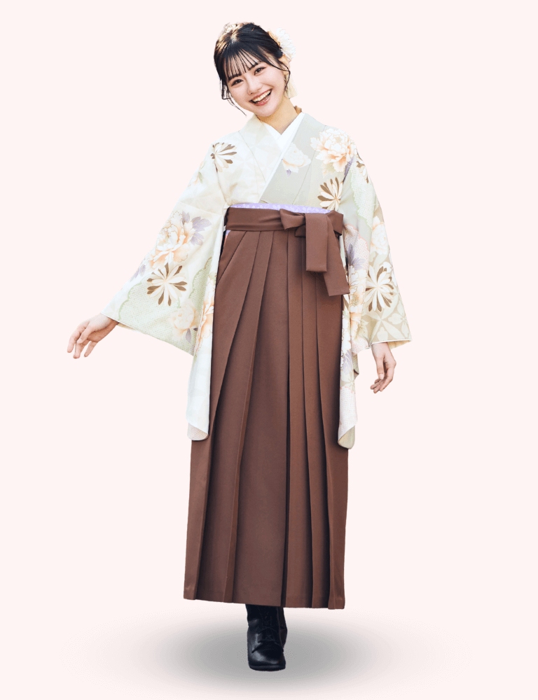 〈着物〉ベージュ 雲取と七宝に牡丹柄着物 〈袴〉茶色 無地袴 【130】