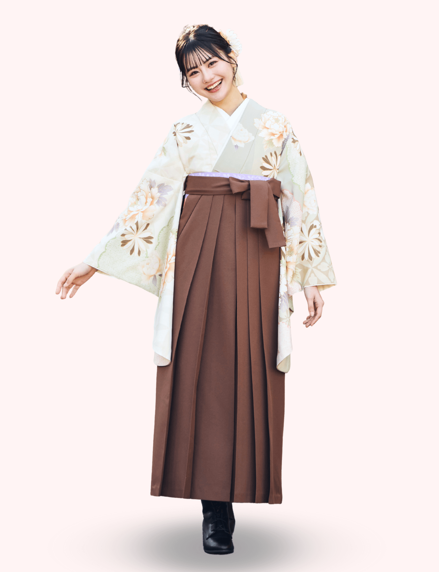 〈着物〉ベージュ 雲取と七宝に牡丹柄着物 〈袴〉茶色 無地袴 【130】