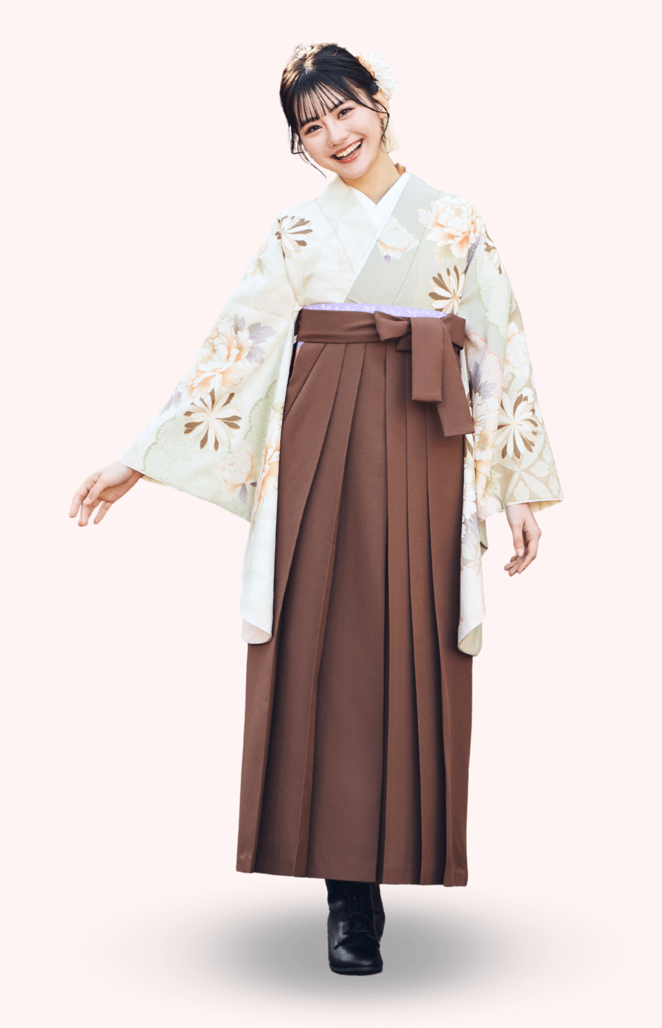 〈着物〉ベージュ 雲取と七宝に牡丹柄着物 〈袴〉茶色 無地袴 【130】