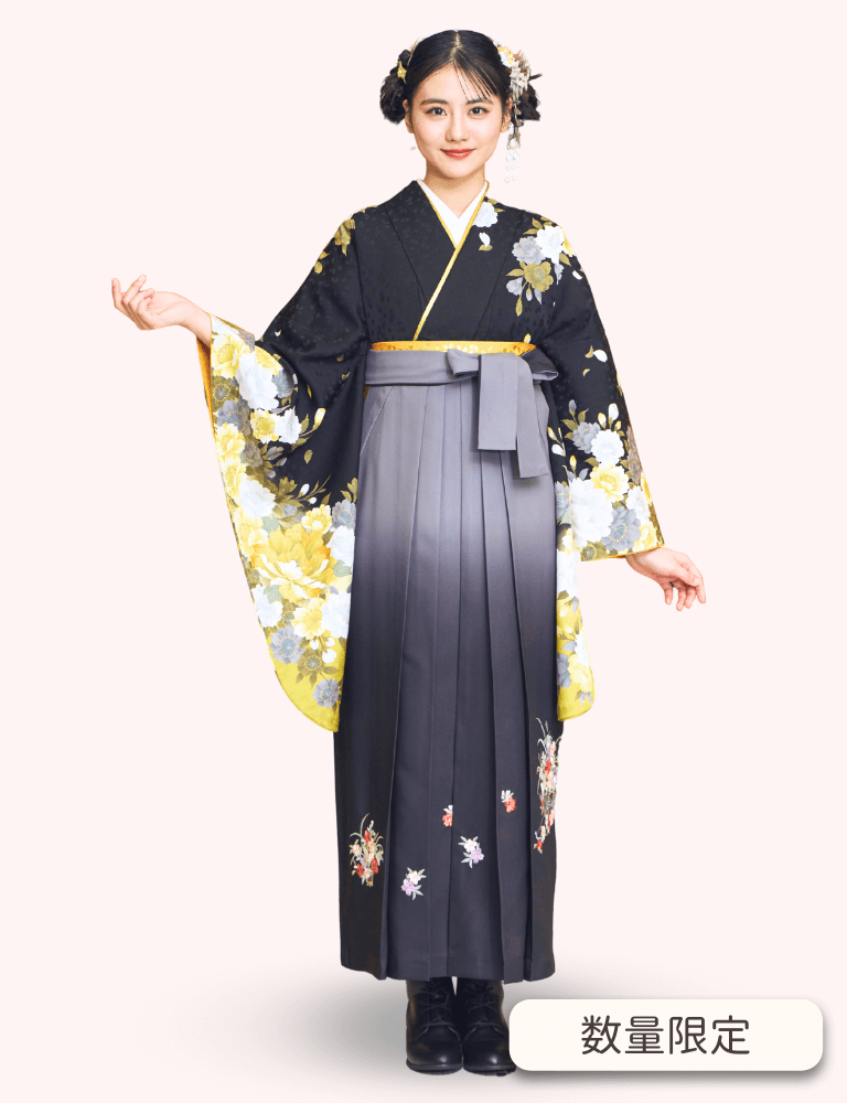 〈着物〉黒色 ぼたんと花乙女柄着物 〈袴〉黒色＆グレー色ぼかし 花車の刺繍袴 【137】