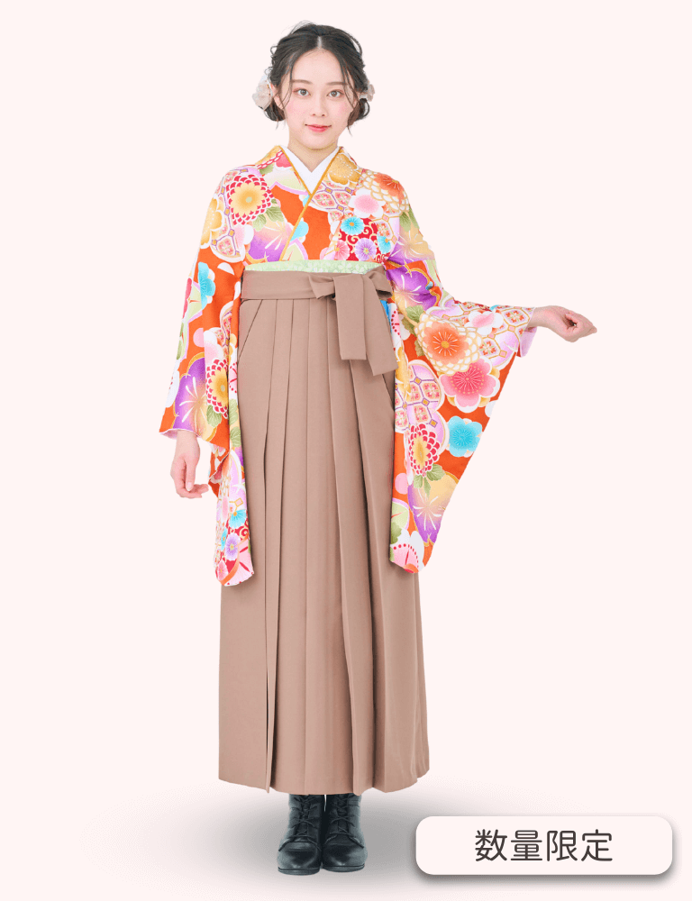 〈着物〉朱色 楓桜に万寿菊柄着物 〈袴〉ココア色 無地袴 【143】