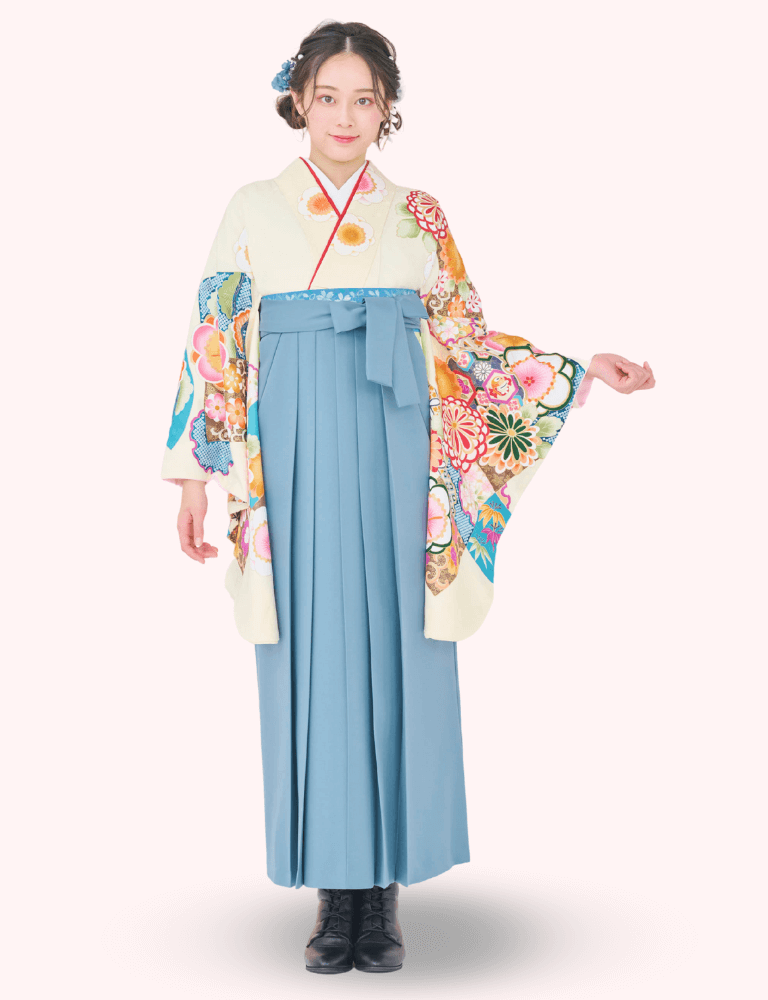 〈着物〉白色 市松取り柄着物 〈袴〉薄藍色 無地袴 【145】