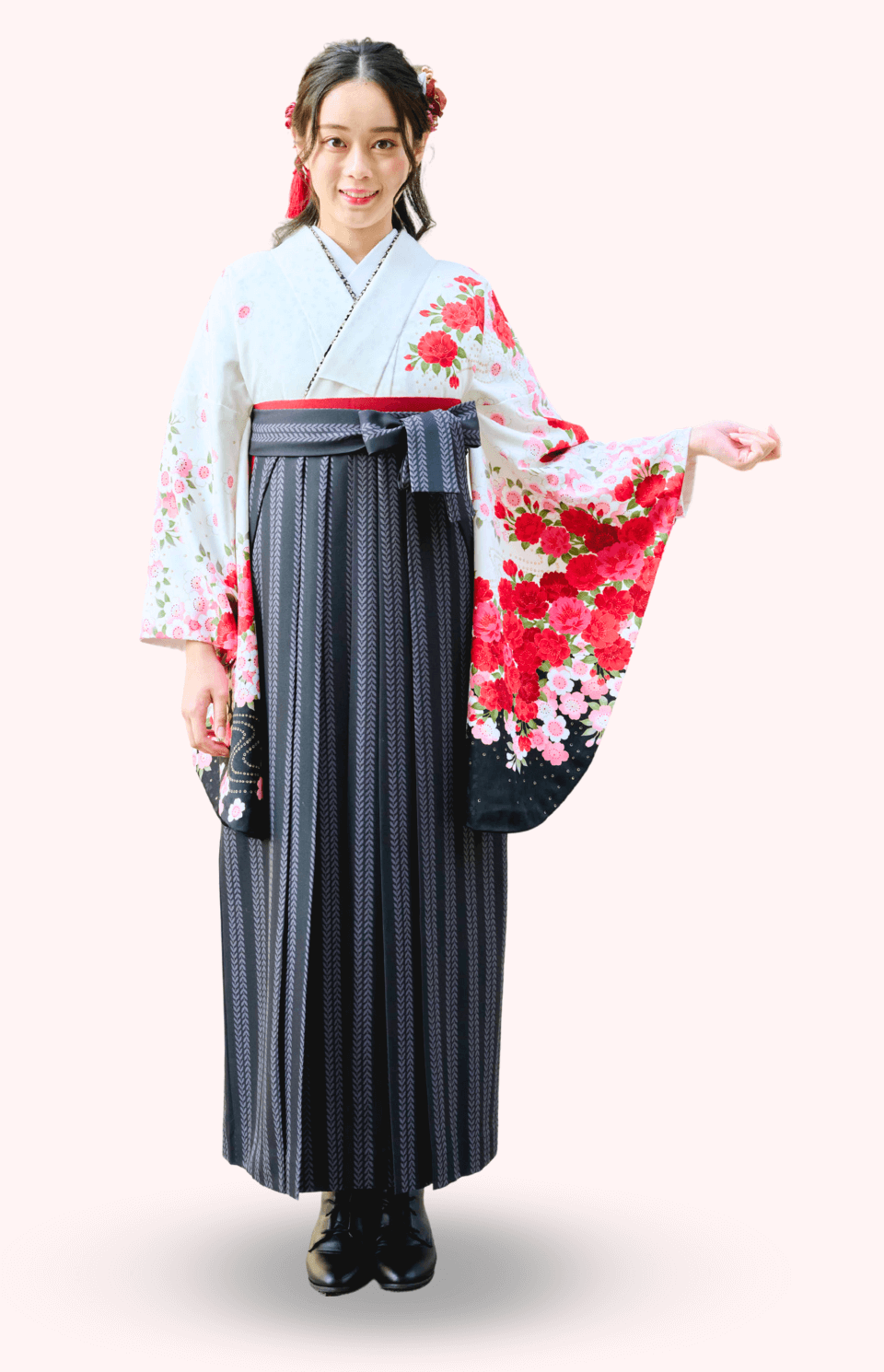 〈着物〉白色 八重桜柄着物 〈袴〉グレー色 ストライプリーフ柄袴 【150】