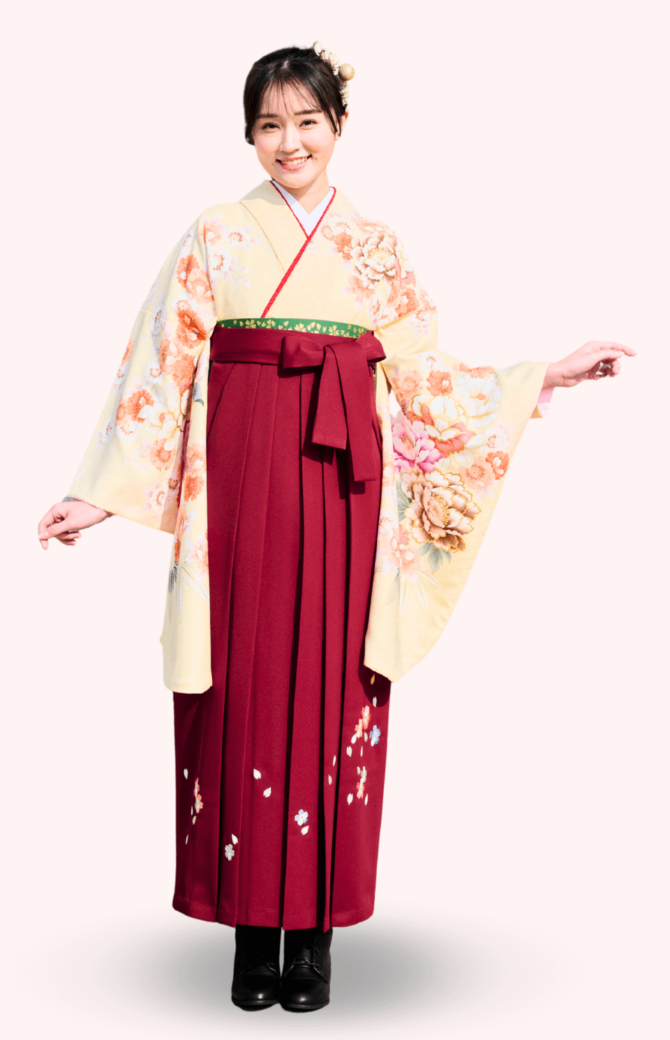 〈着物〉クリーム色 牡丹と椿柄着物 〈袴〉エンジ色 桜ちらし刺繍袴 【152】