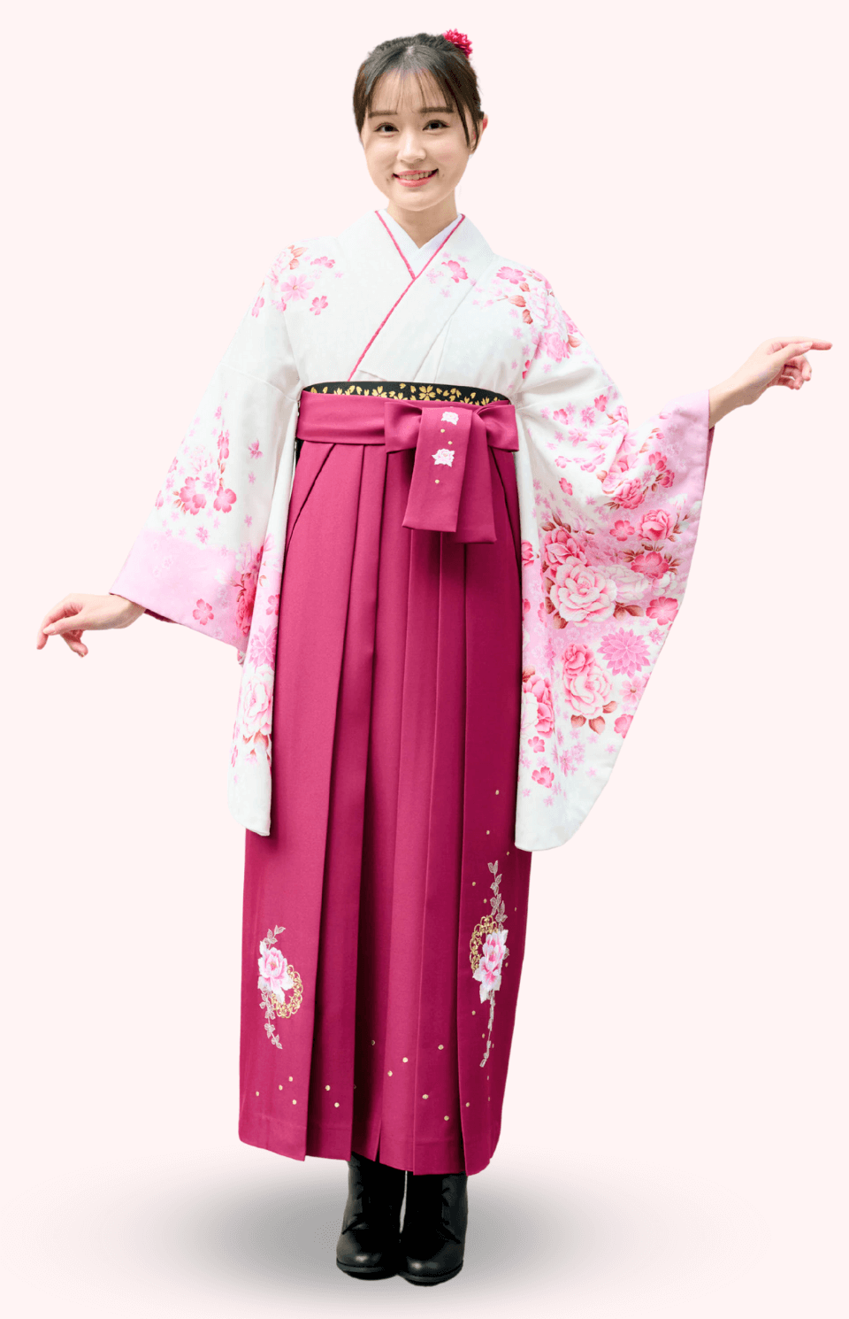 〈着物〉オフホワイト色 牡丹柄着物 〈袴〉ワイン色 花王冠刺繍袴 【154】
