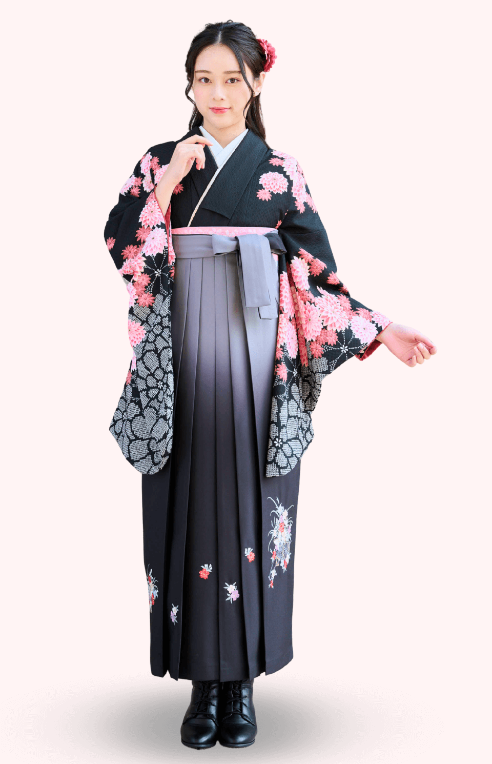 〈着物〉黒色 匹田ダリア柄着物 〈袴〉黒色&グレー色ぼかし 花車の刺繍袴 【155】
