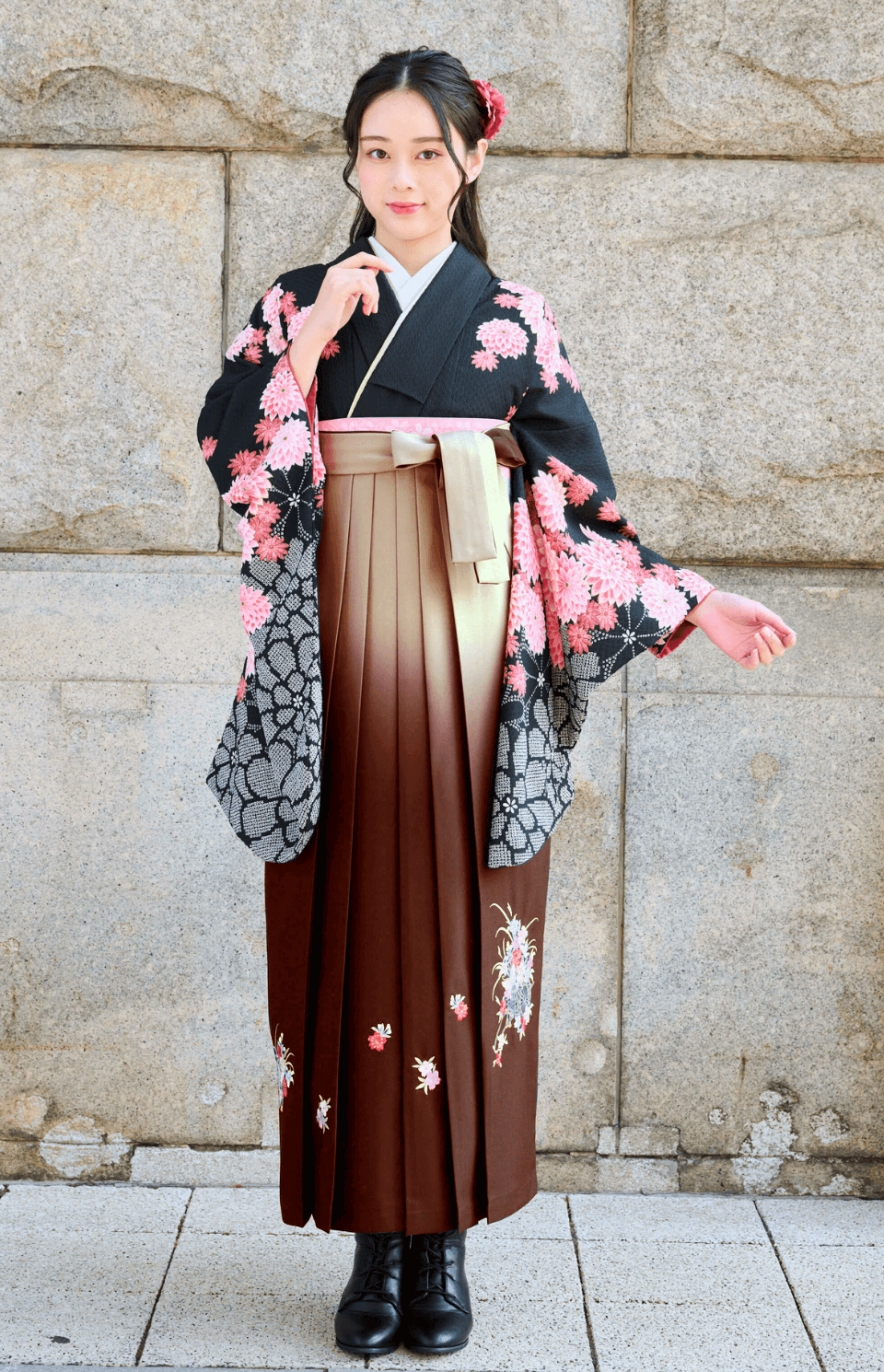 〈着物〉ベージュ色&茶色ぼかし 花車の刺繍袴 〈袴〉ベージュ色&茶色ぼかし 花車の刺繍袴 【156】