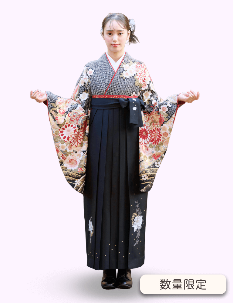 〈着物〉黒色 疋田に熨斗 〈袴〉黒色 花王冠刺繍袴 【320】