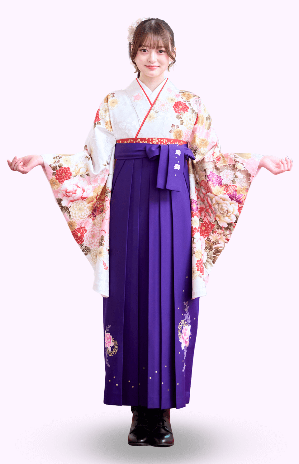 〈着物〉白色 松に牡丹柄着物 〈袴〉紫色 花王冠刺繍袴 【327】