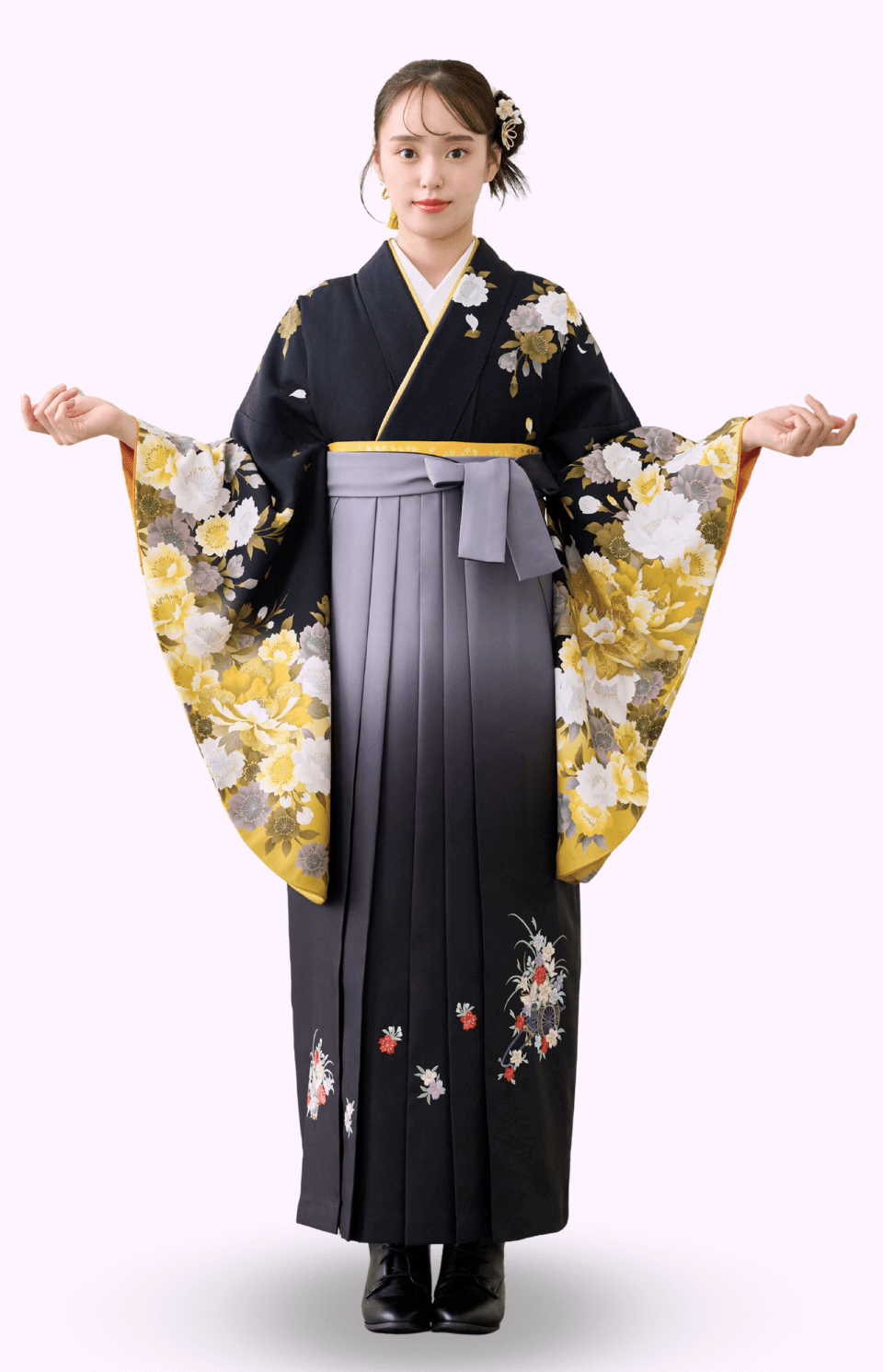 〈着物〉黒色 ぼたんと花乙女柄着物 〈袴〉黒色＆グレー色ぼかし 花車の刺繍袴 【335】