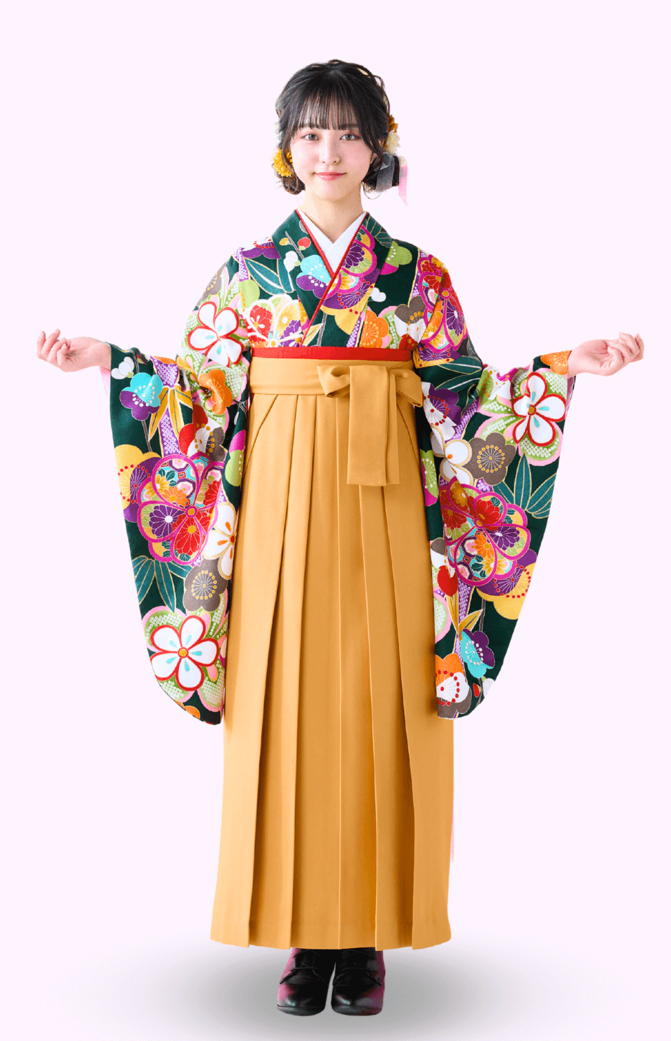 〈着物〉緑色 梅と竹柄着物 〈袴〉からし色（さび朱） 無地袴 【345】