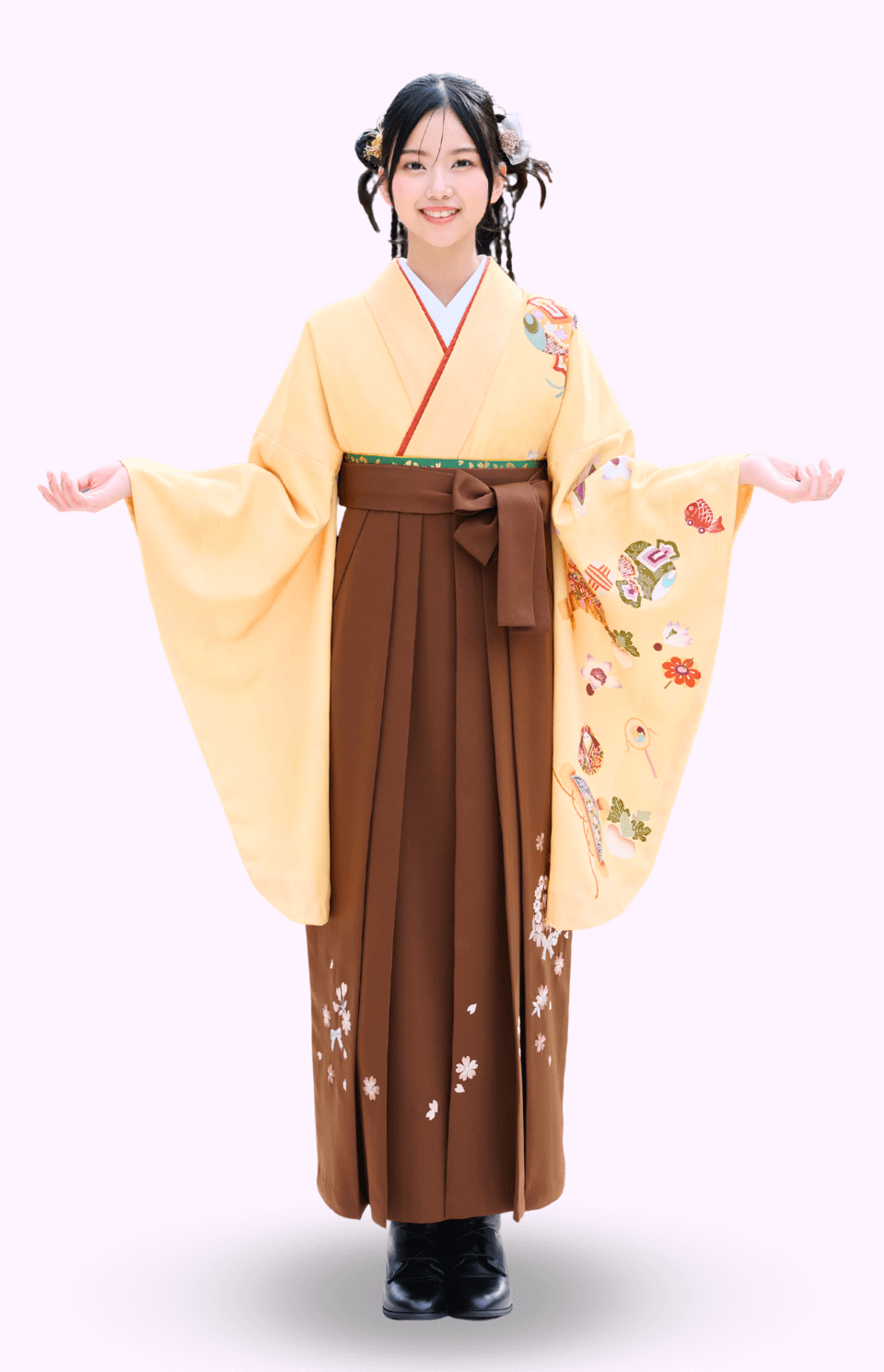 〈着物〉クリーム色 宝柄着物 〈袴〉ブラウン色 ハートリボン刺繍袴 【347】