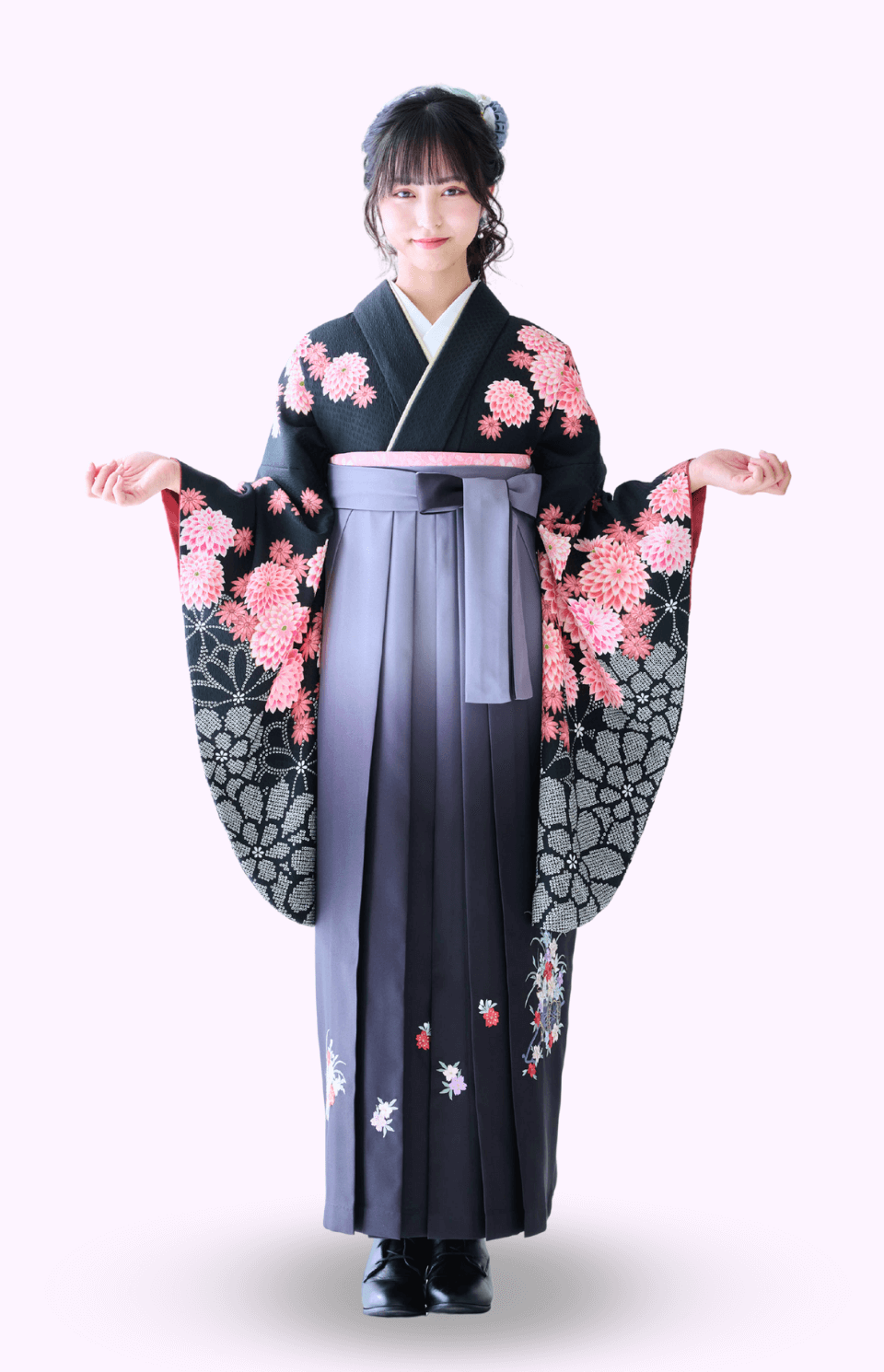 〈着物〉黒色 匹田ダリア柄着物 〈袴〉黒色＆グレー色ぼかし 花車の刺繍袴 【349】