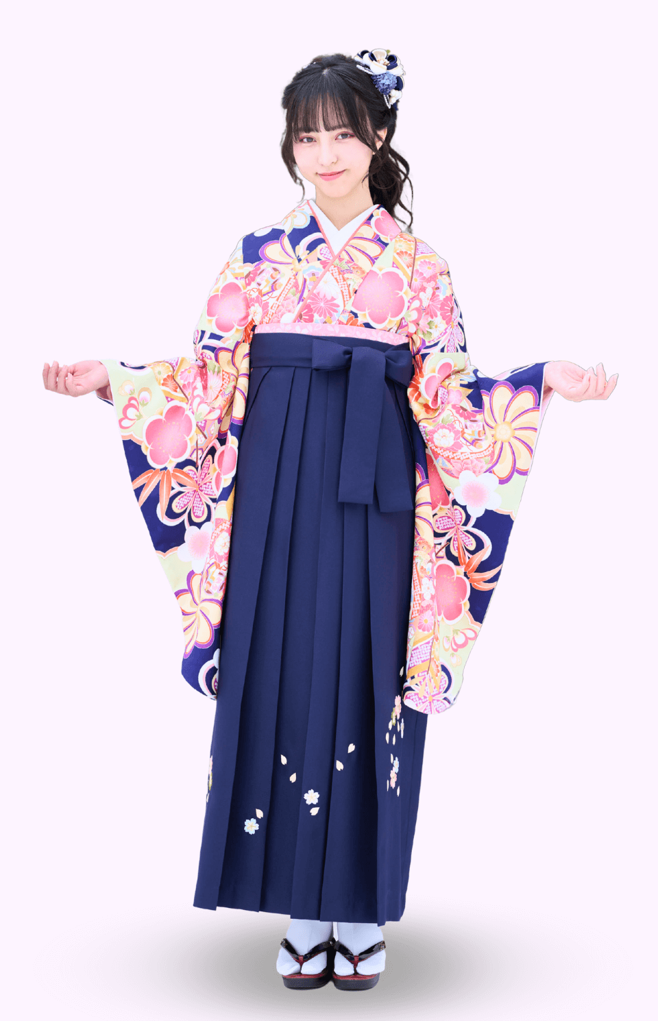 〈着物〉紺色 矢羽に毬柄着物 〈袴〉紺色 桜ちらし刺繍袴 【352】