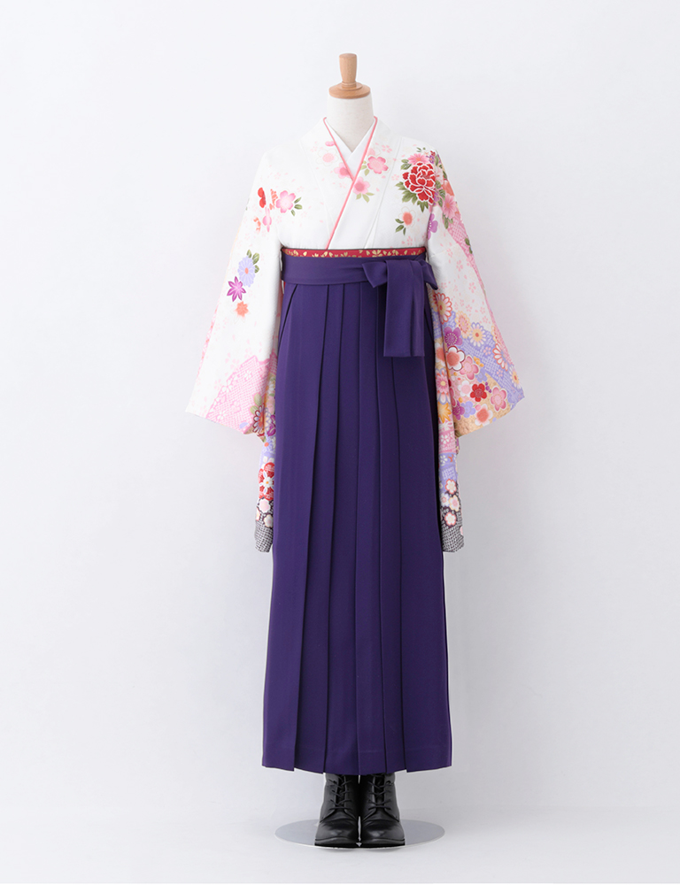 白系の着物×紫系の袴