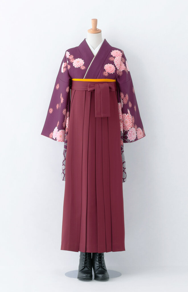 紫系の着物
エンジ系の袴