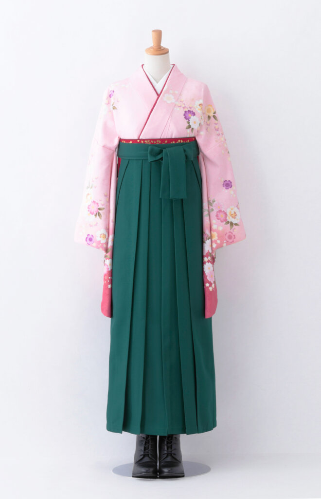 ピンク系の着物
緑系の袴