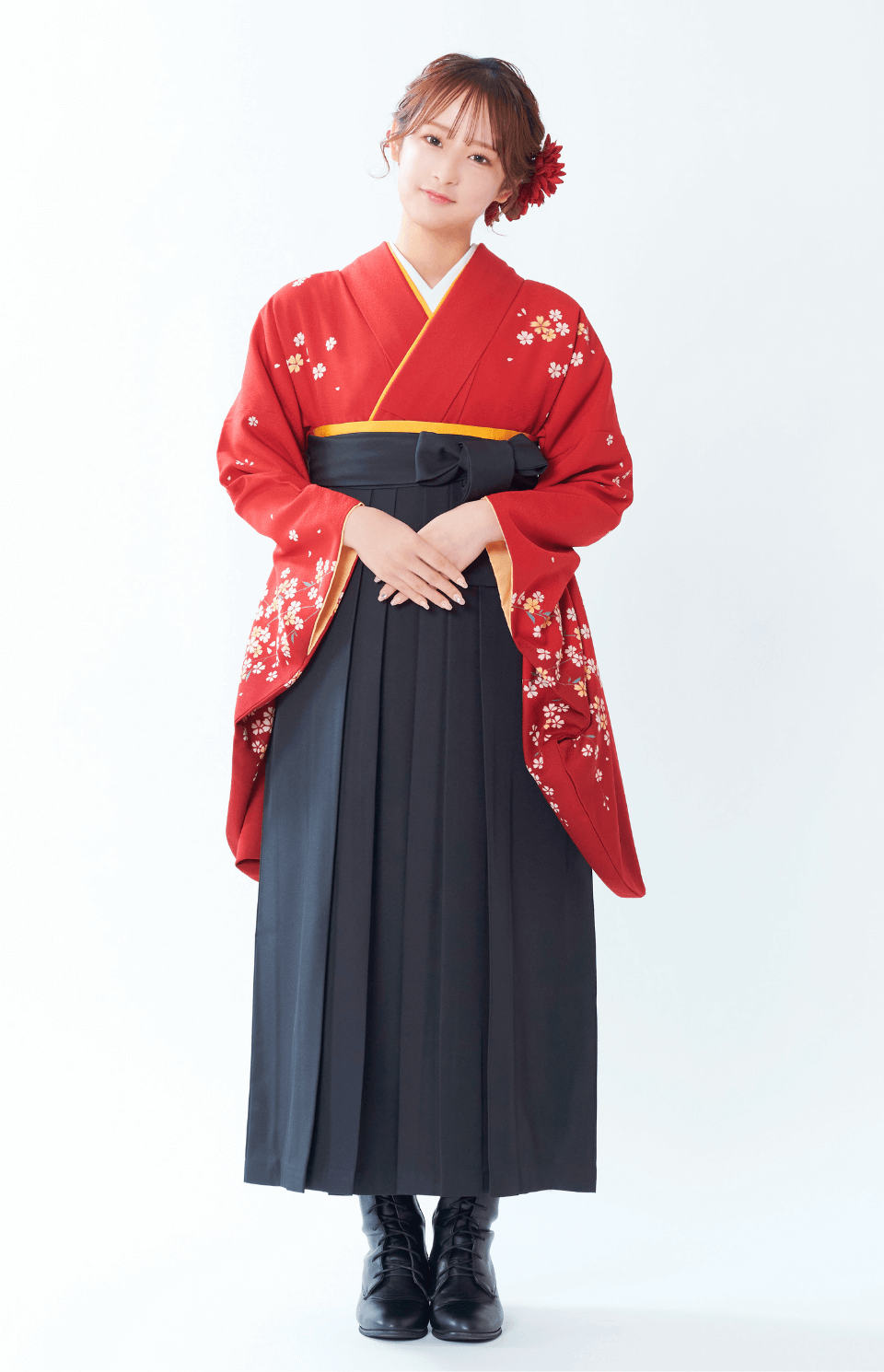 〈着物〉赤色 桜吹雪 〈袴〉黒色 無地袴 【G101】