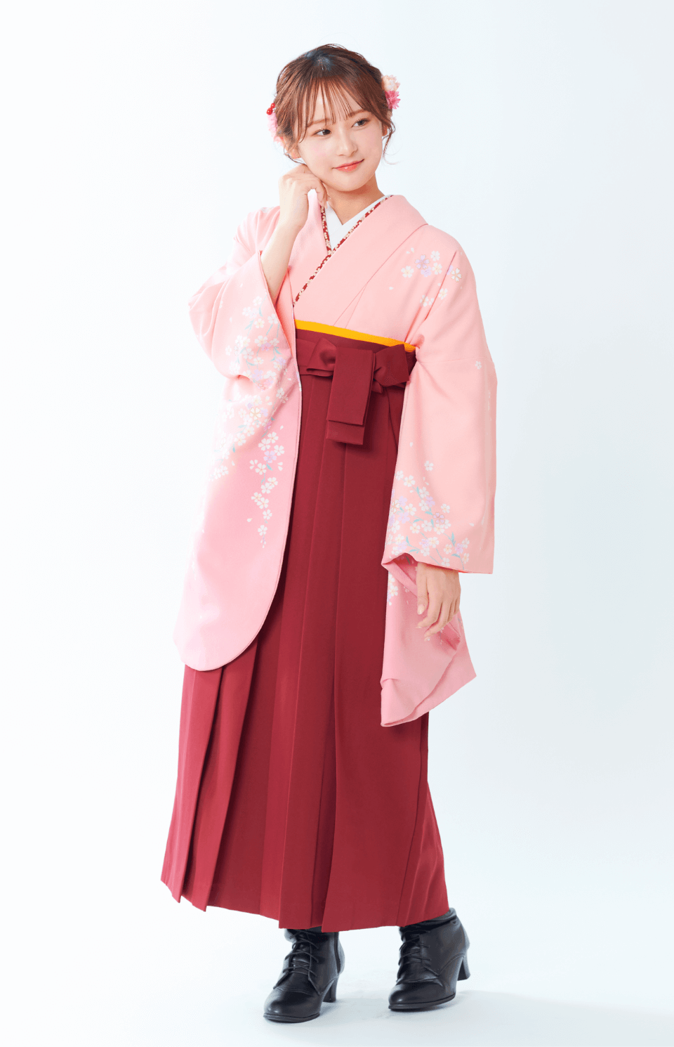 〈着物〉ピンク色 桜吹雪 〈袴〉エンジ色 無地袴 【G099】