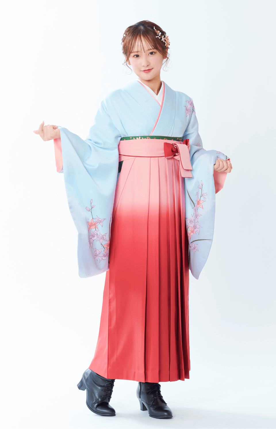 〈着物〉水色 胡蝶蘭 〈袴〉ピンク色ぼかし 無地袴 【G116】