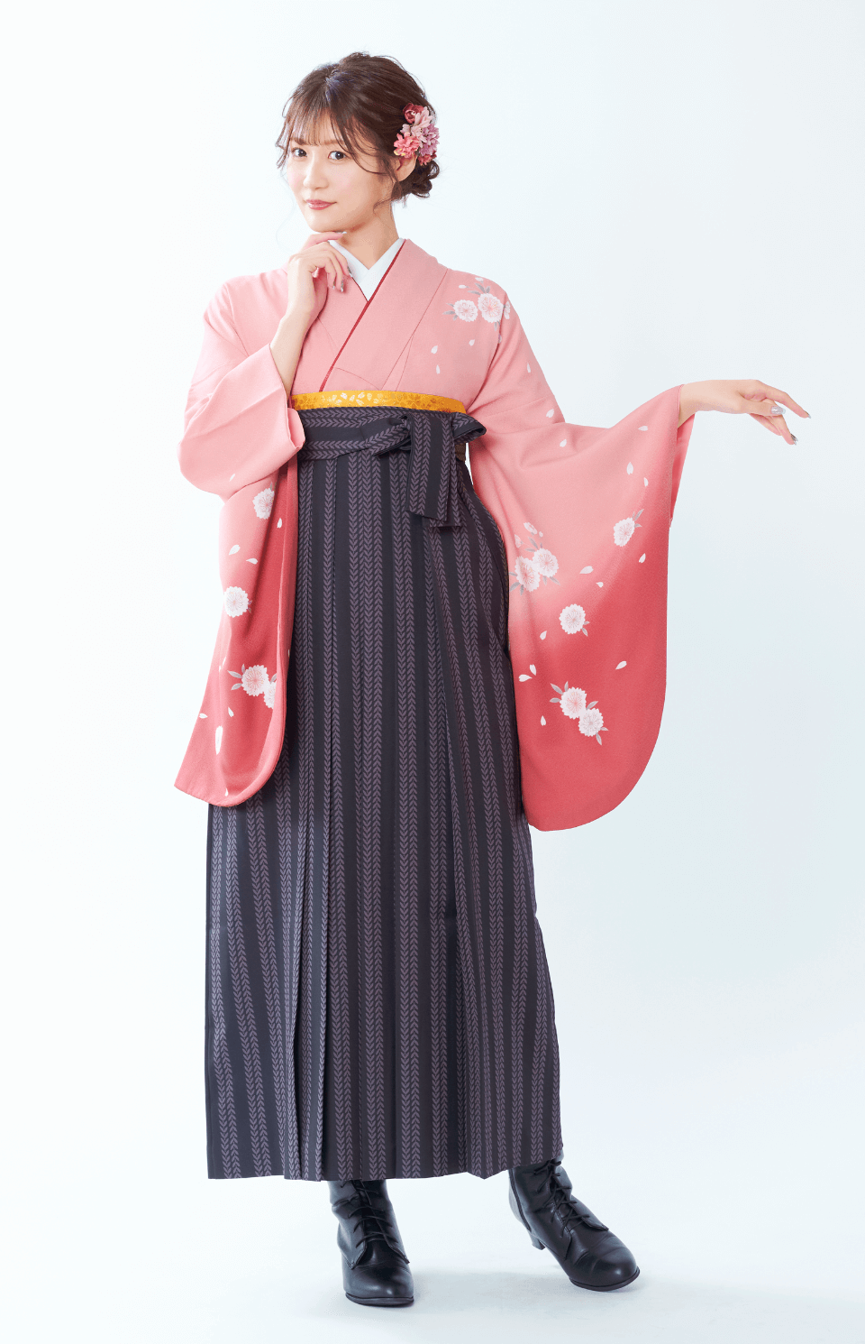 〈着物〉ピンク色 梅 〈袴〉グレー色 ストライプリーフ柄袴 【G087】