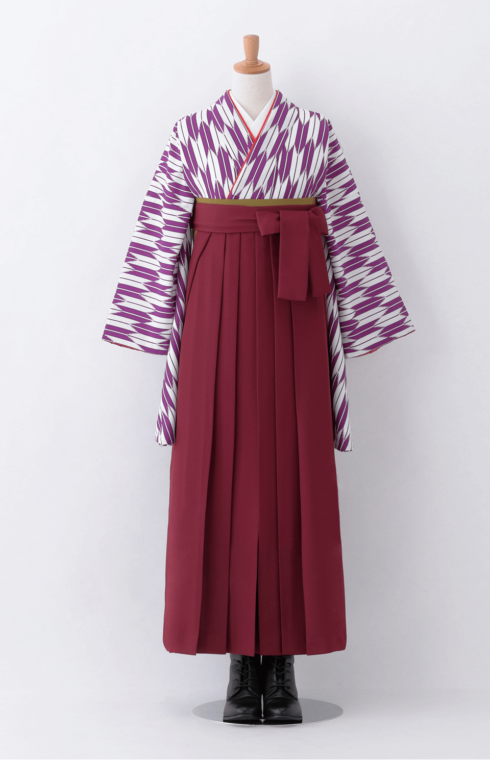 〈着物〉紫色 矢羽根絣着物 〈袴〉エンジ色 無地袴 【T190】