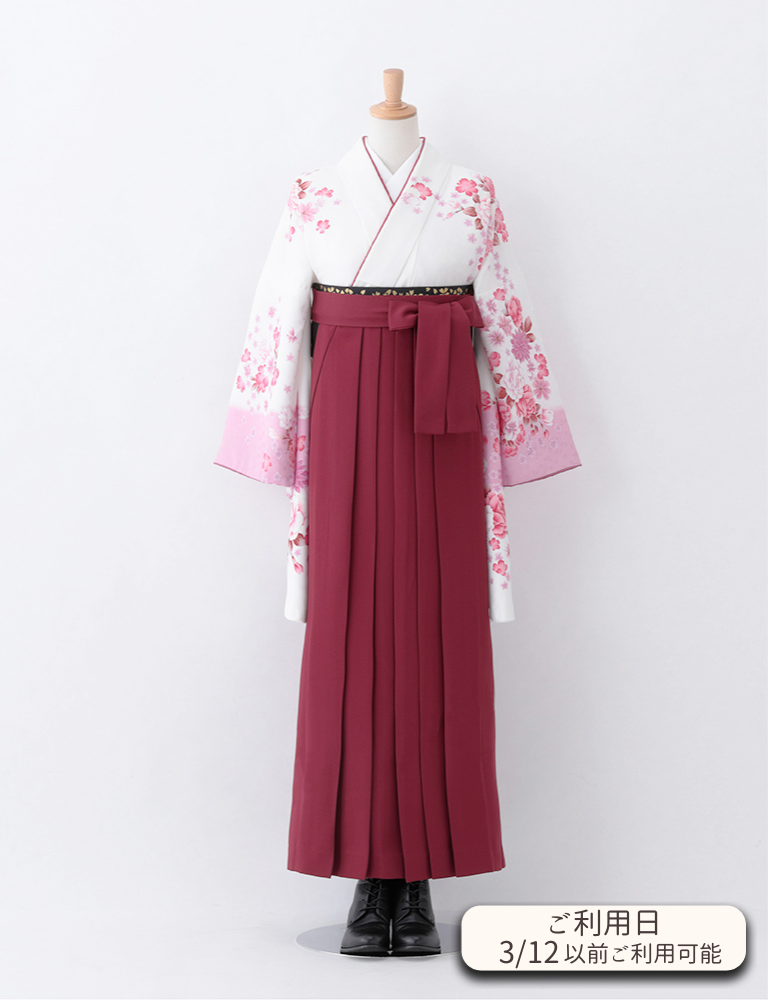 〈着物〉オフホワイト色 牡丹柄着物 〈袴〉エンジ色 無地袴 【T186】