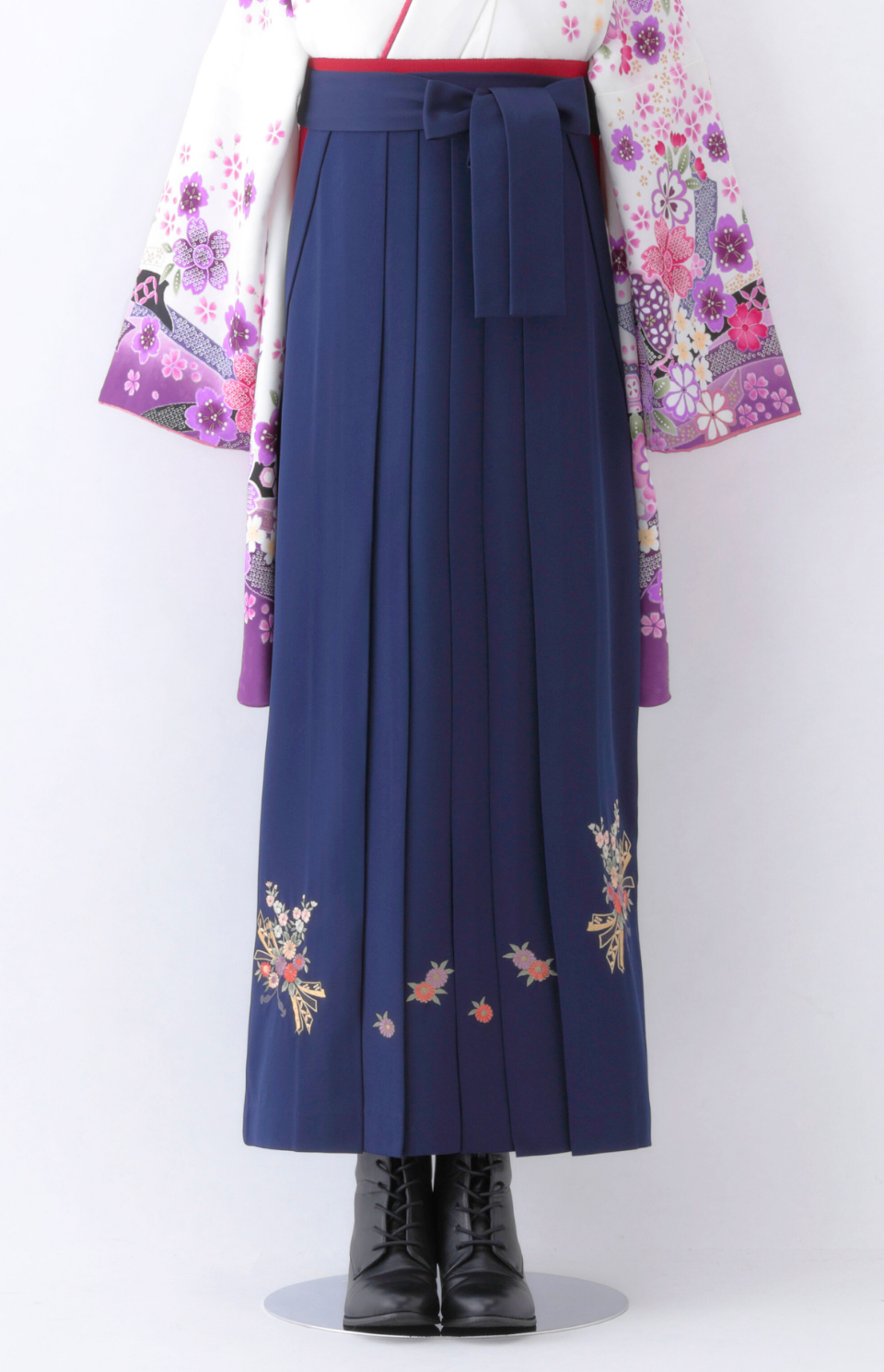 〈袴〉紺色 熨斗目花束の刺繍袴 【U084】