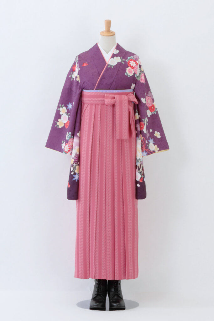 紫の着物_Ｓ26（紫の着物とピンクのストライブ柄袴）