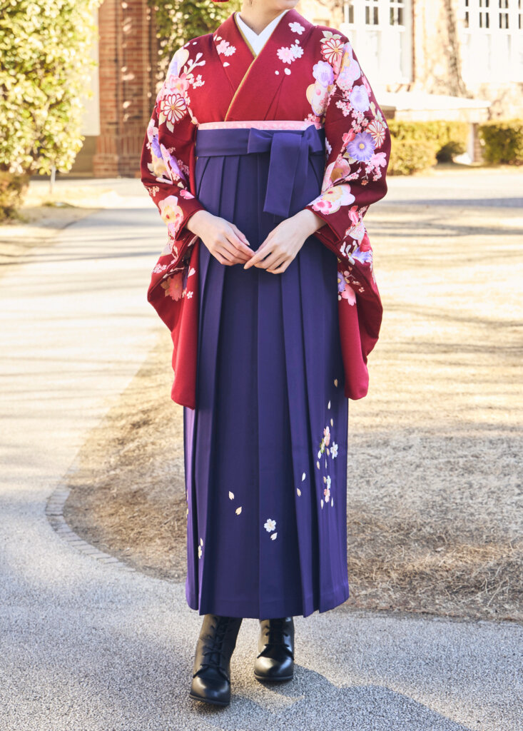 紫の袴_H52（赤の着物と紫の袴）